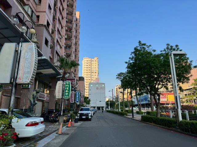 三民區拍賣華廈-8