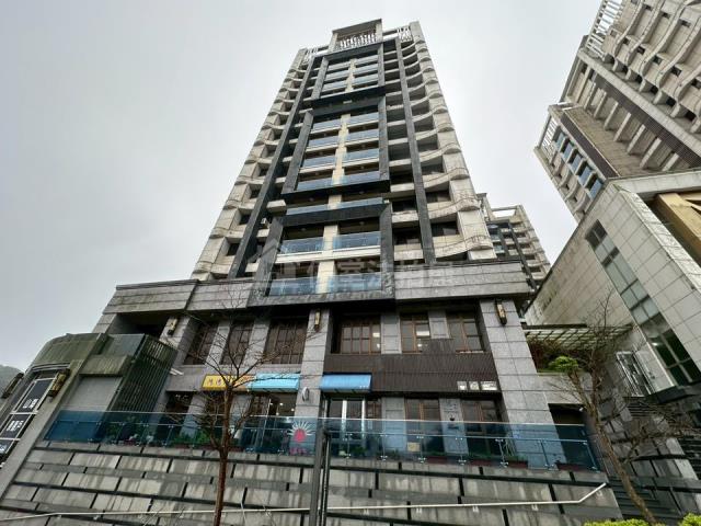 基隆中正區大樓法拍-1