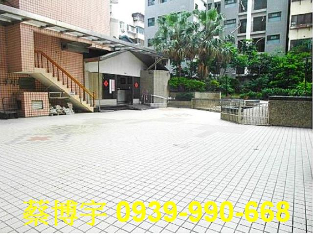 宏總加州法拍屋套房
