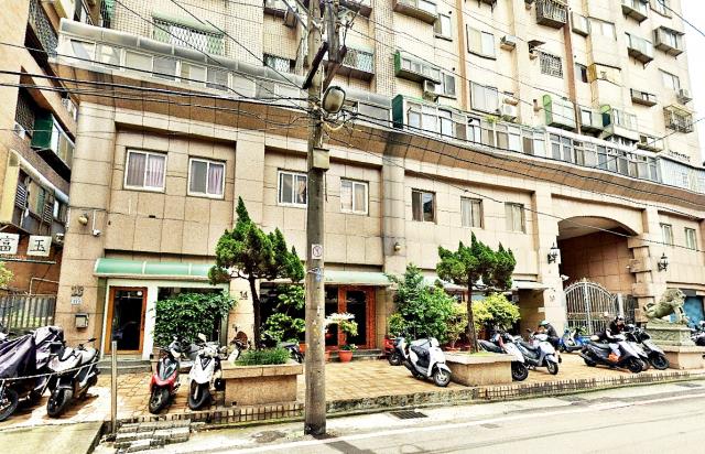 竹北市和平街雙店面