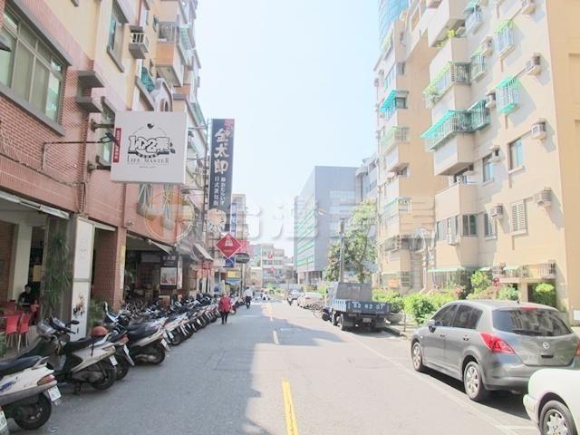 東區店面-1